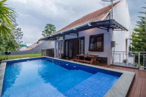 Family Only Villa with Private Pool & Hill View- De Reiz Dago 3BR